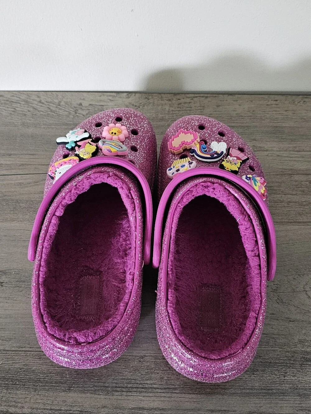 Crocs Girl Glitter Pink Plum Magenta Cute Fuzzy Clog Charms Rainbow Heart J 2